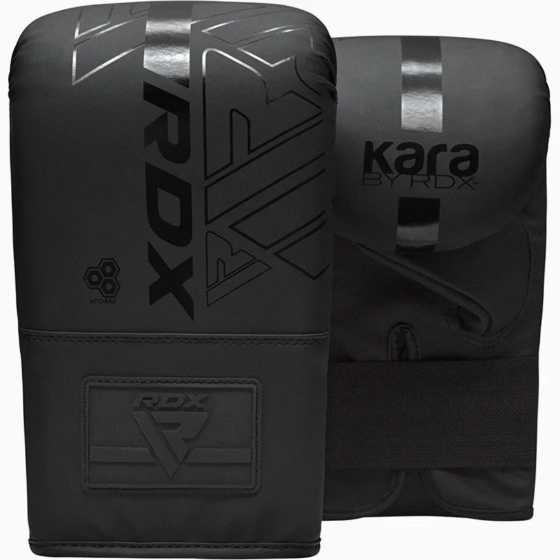 Saco de boxe angular RDX 3 em 1, totalmente preto, com conjunto de luvas