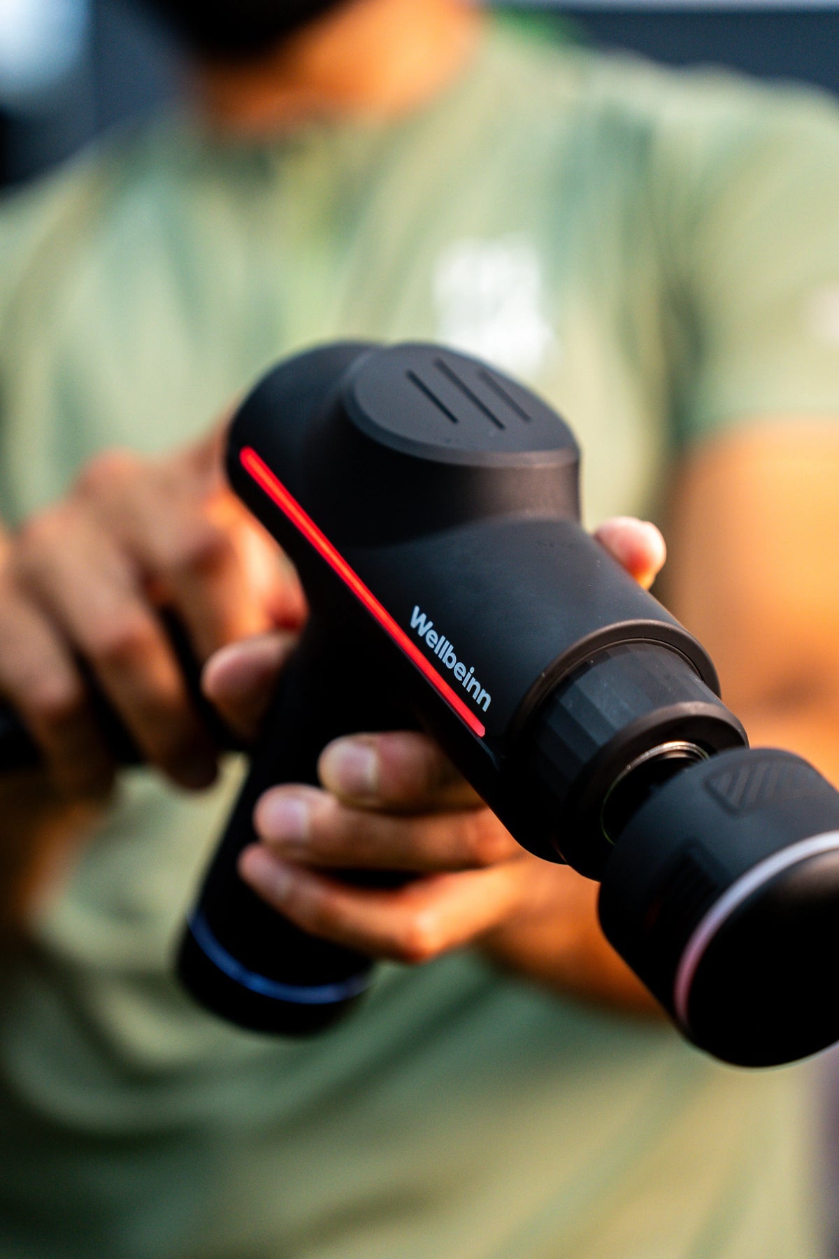 Pistola de Massagem Wellbeinn BE IN 02 | 3D Pro com Terapia de Frio e Calor
