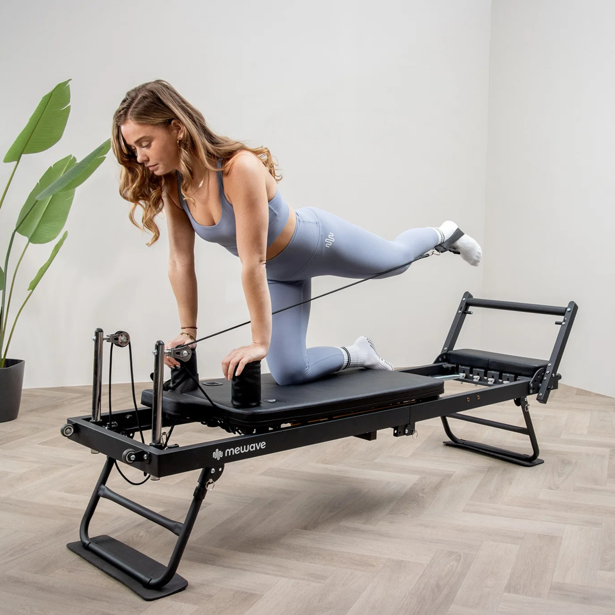 Mewave Pilates Reformer Preto